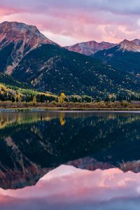 Beautiful lake near Aspen, Colorado