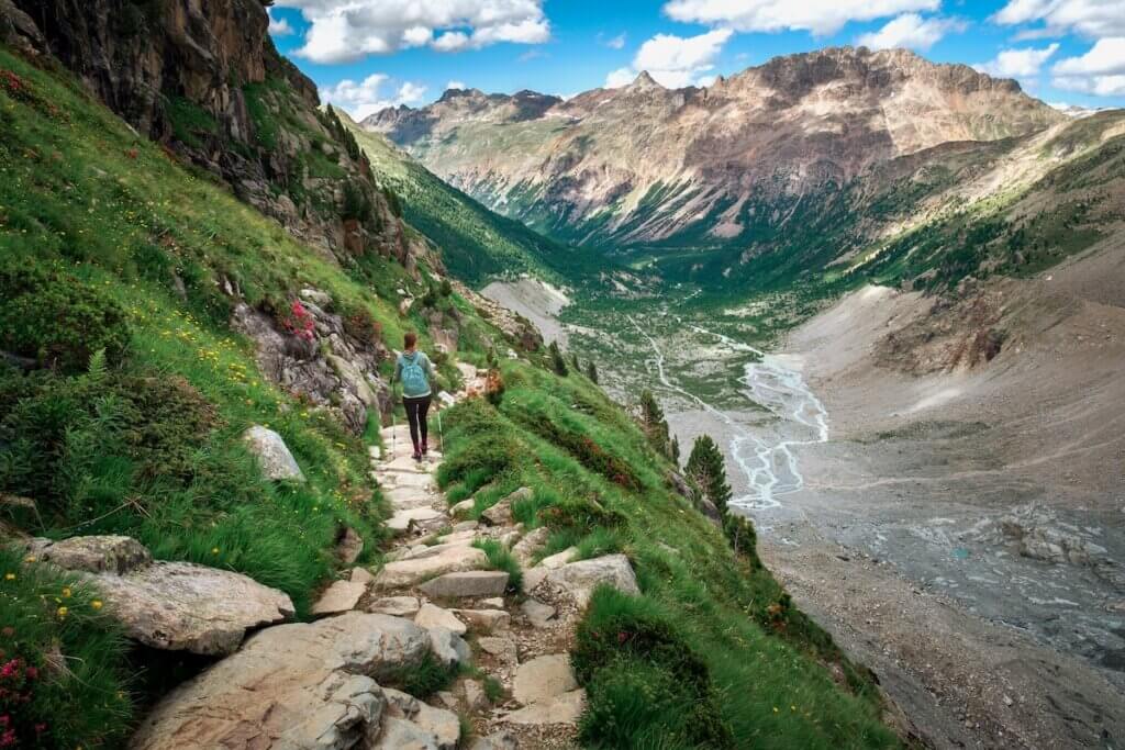 engadine solo hiker